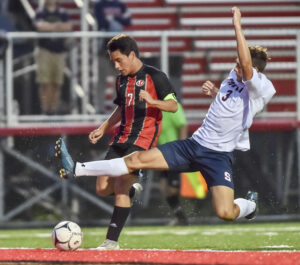 University boys' soccer team looks to improve from 5-win 2021 season